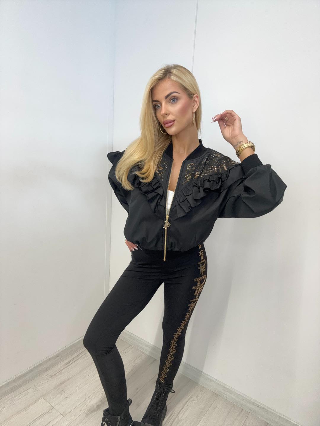 Jacke mit Rüschen