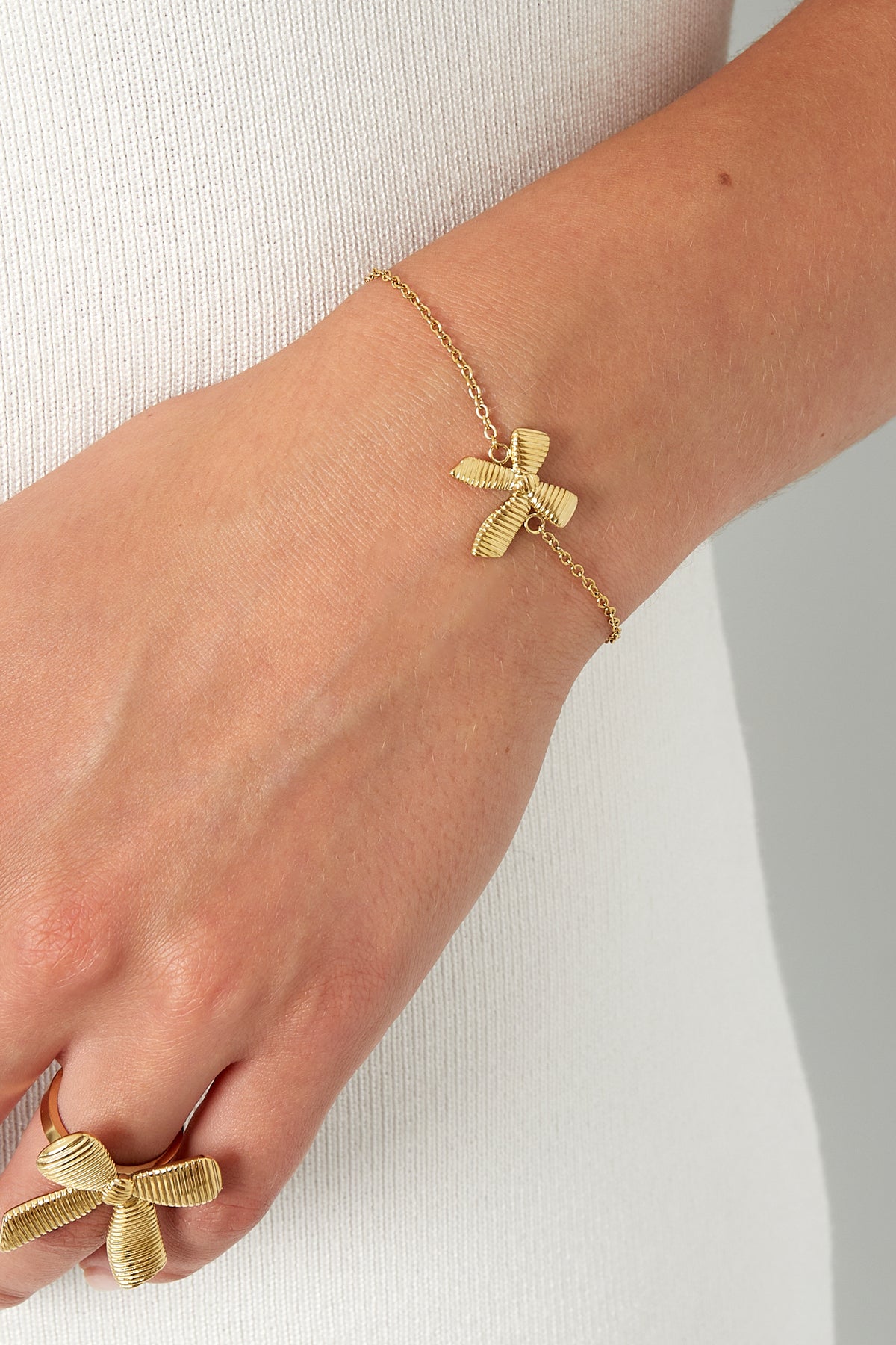 Armband mit Schleife